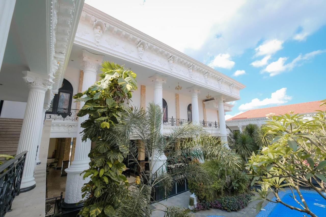 The Grand Palace Hotel Yogyakarta Exterior foto